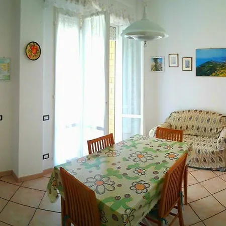 Appartement Trilocale 100 Mt Mare Con Terrazza Abitabile