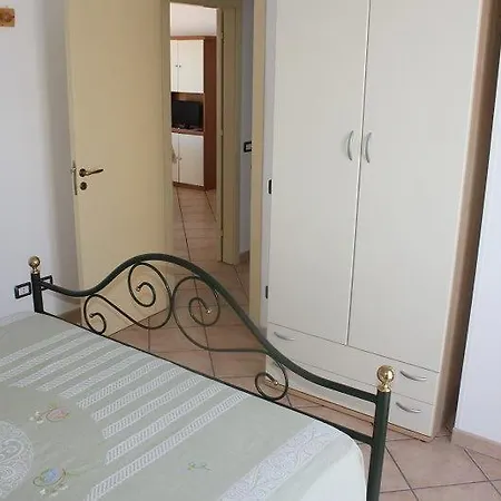 Apartamento Trilocale 100 Mt Mare Con Terrazza Abitabile